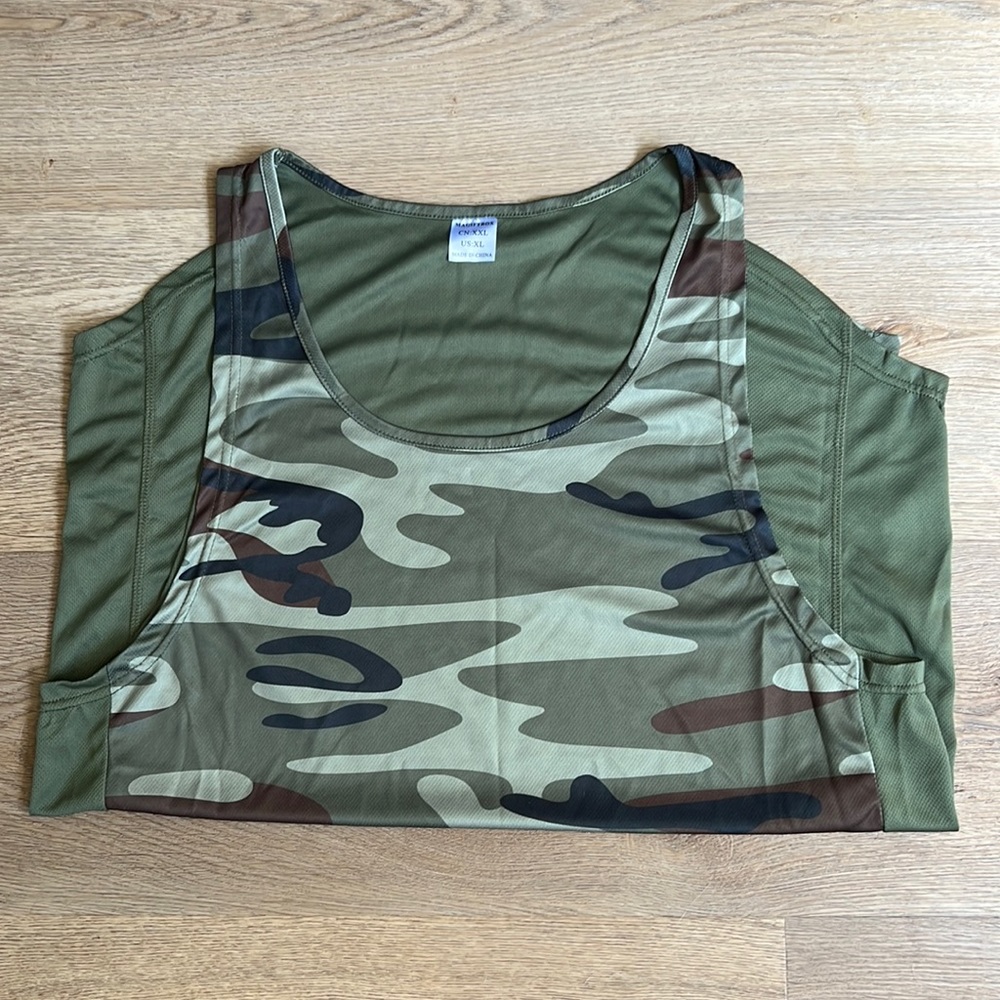 Men’s dry fit camo tank top. XL
